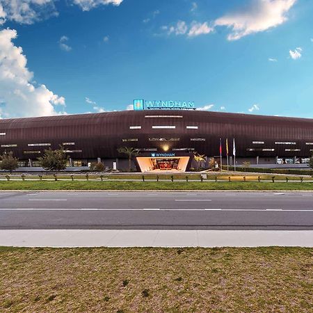 Wyndham Quito Airport Hotel Puembo Exterior foto The new terminal
