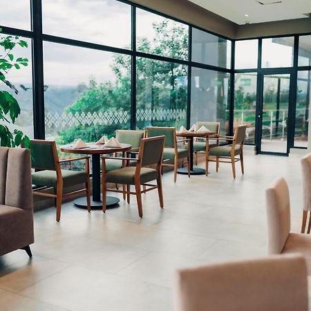 Wyndham Quito Airport Hotel Puembo Exterior foto