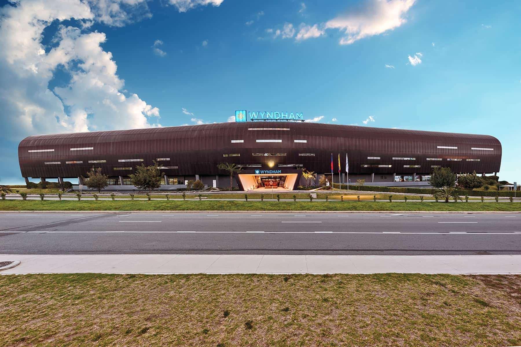 Wyndham Quito Airport Hotel Puembo Exterior foto The new terminal