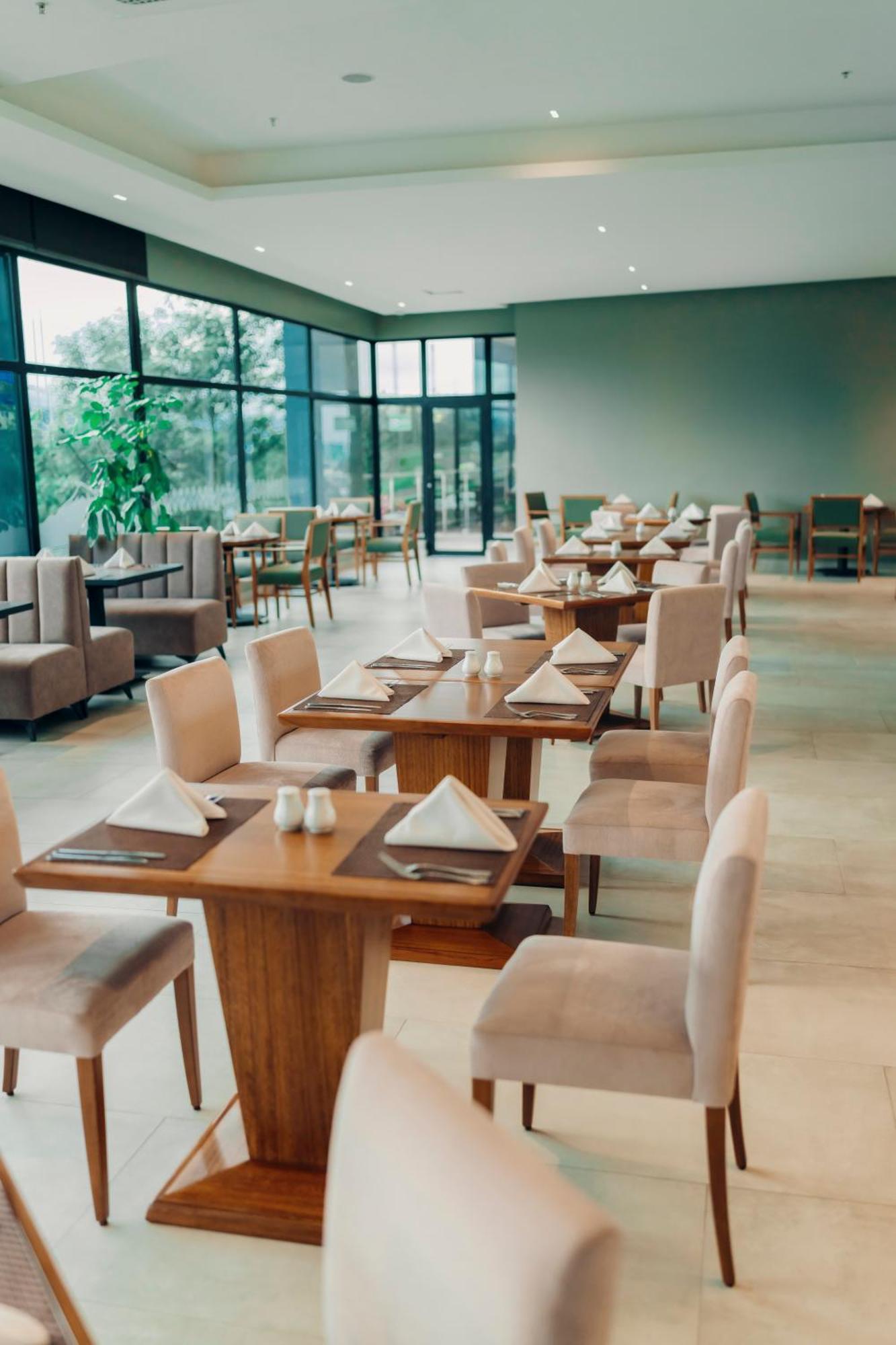 Wyndham Quito Airport Hotel Puembo Exterior foto